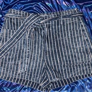 American Eagle Tie Waist Shorts